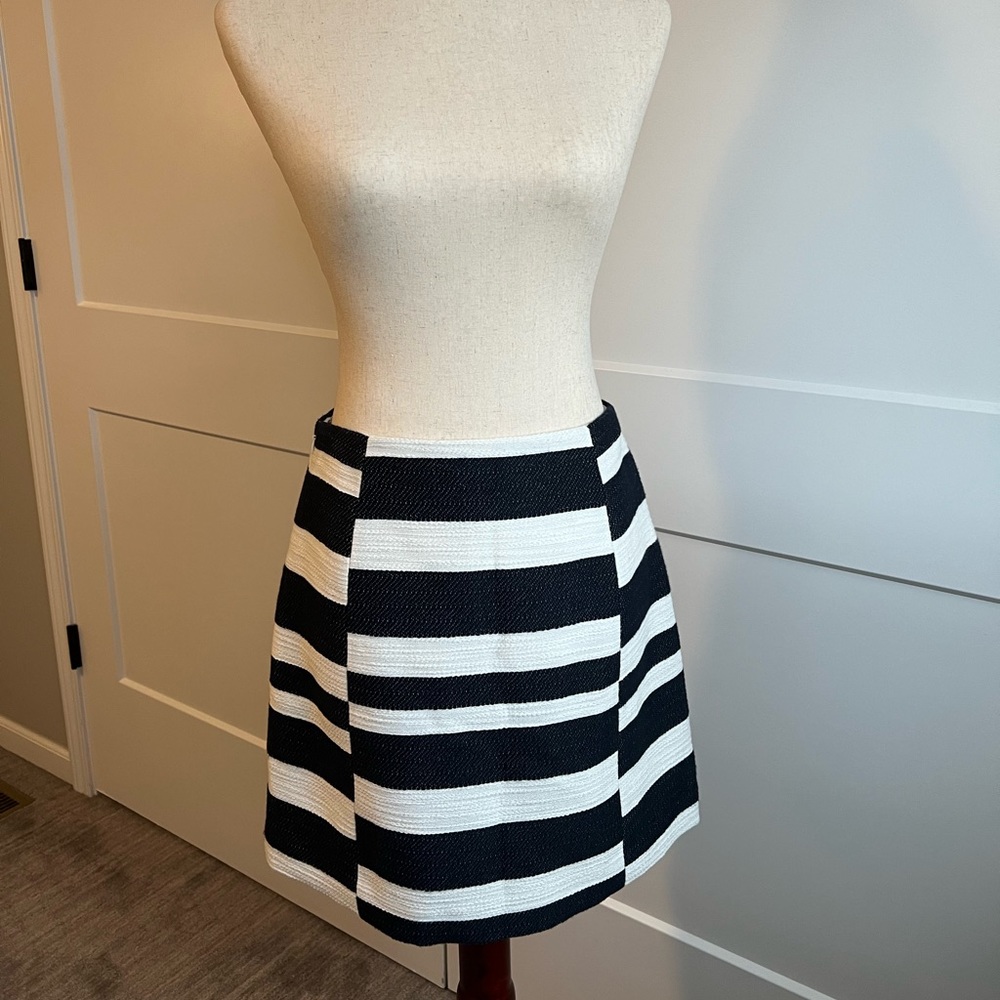 LOFT Navy & White skirt / Size 0